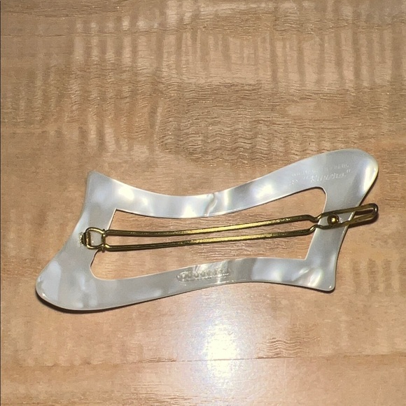 Vintage Pearlized Hair Clip - Picture 3 of 5